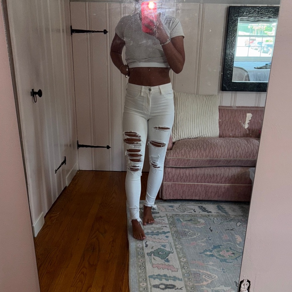 Women's American Eagle White Distressed Jeans
